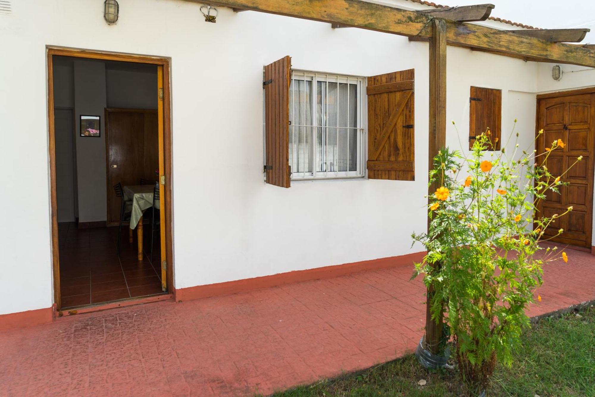 Departamentos VILLAHERMOSA de Un Dormitorio - Dos Dormitorios y Monoambientes San Clemente del Tuyú Exterior foto